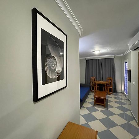 Apartamentos Nina De Oro Torremolinos Bagian luar foto