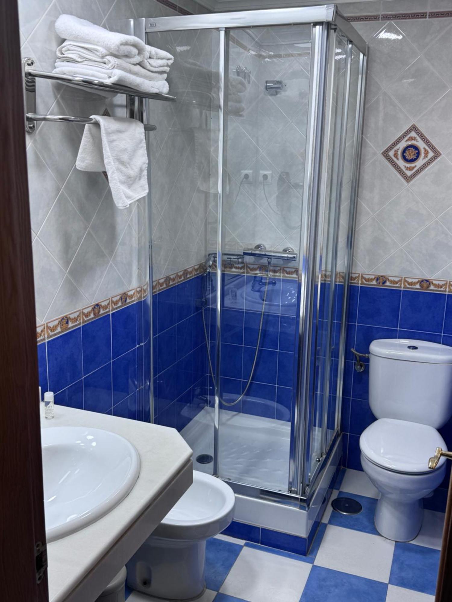 Apartamentos Nina De Oro Torremolinos Bagian luar foto