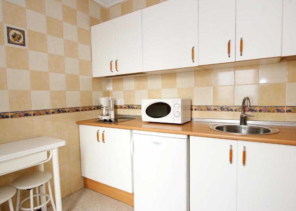 Apartamentos Nina De Oro Torremolinos Ruang foto